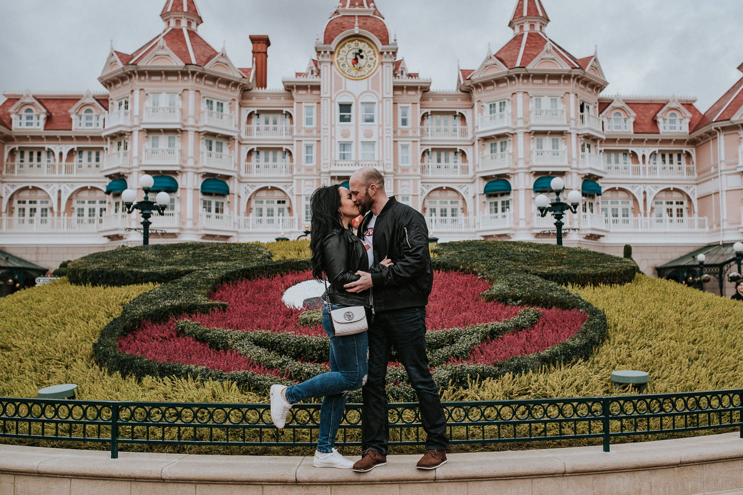 Honeymoon couple session in Disneyland Paris