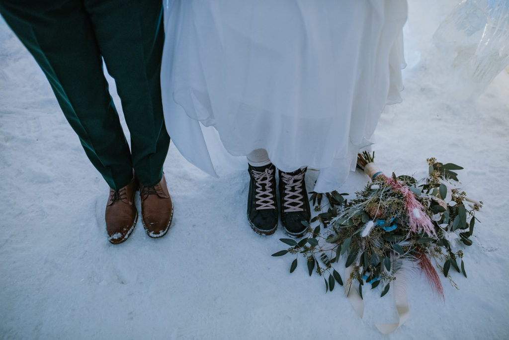 Velg varme sko for bryllupsdagen på vinterstid - vinterbryllup på ishotell Sorrisniva Alta 