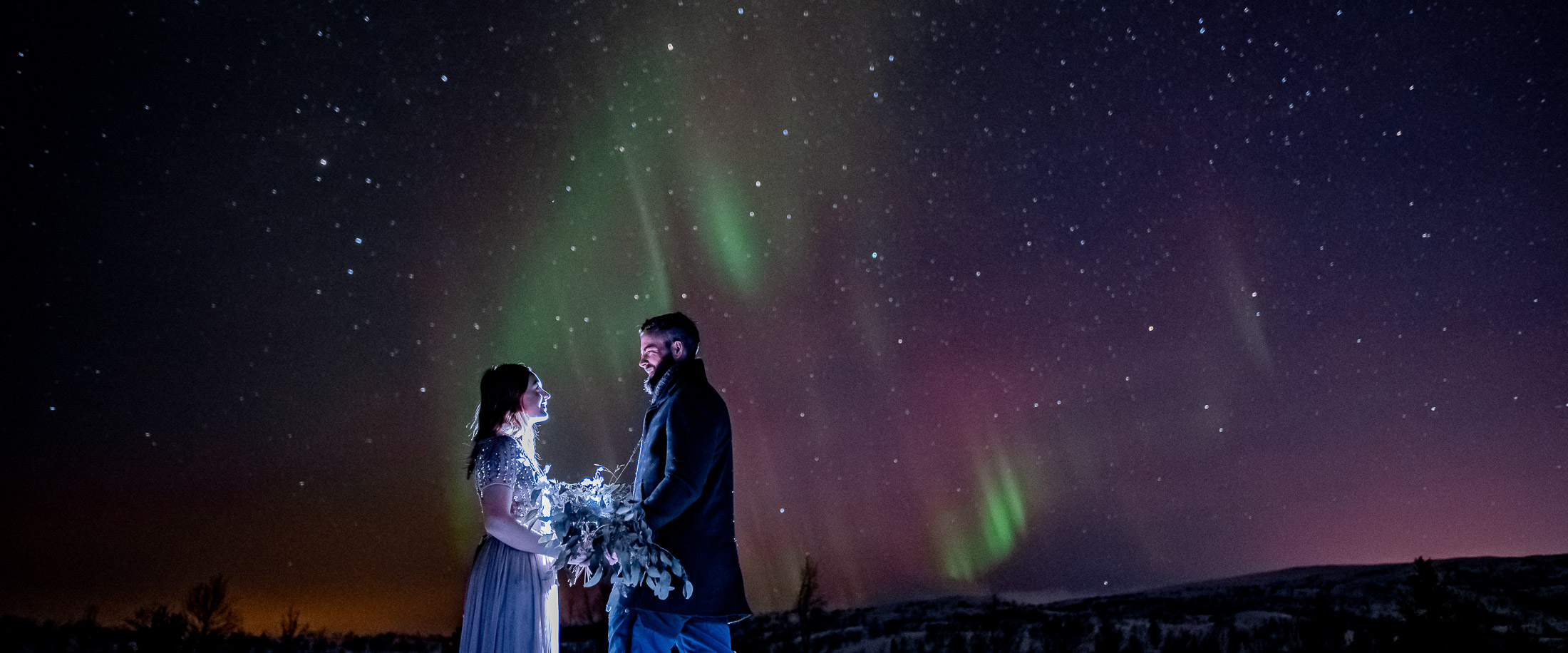 Adventure elopement under Northern Lights in Northern Norway - elopement photographer TS Foto Design