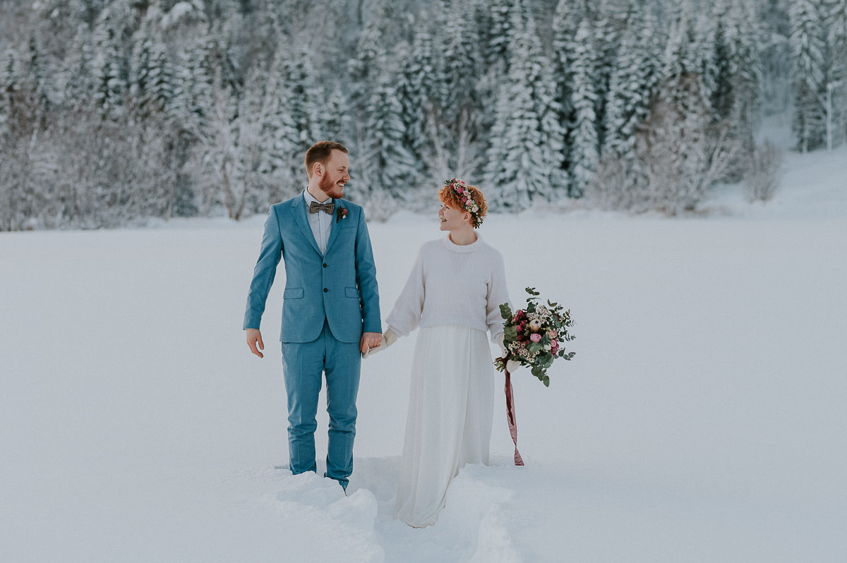 Winter elopement with nordic vibes