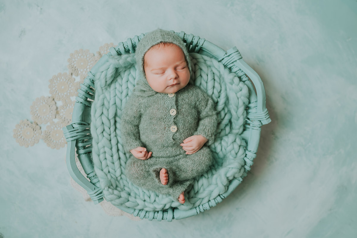 Babyfoto i mintgrønne farger 