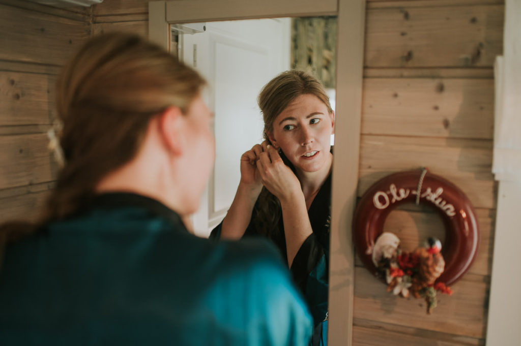 Portrait of a bride getting ready to her wedding day in Alta Norway
