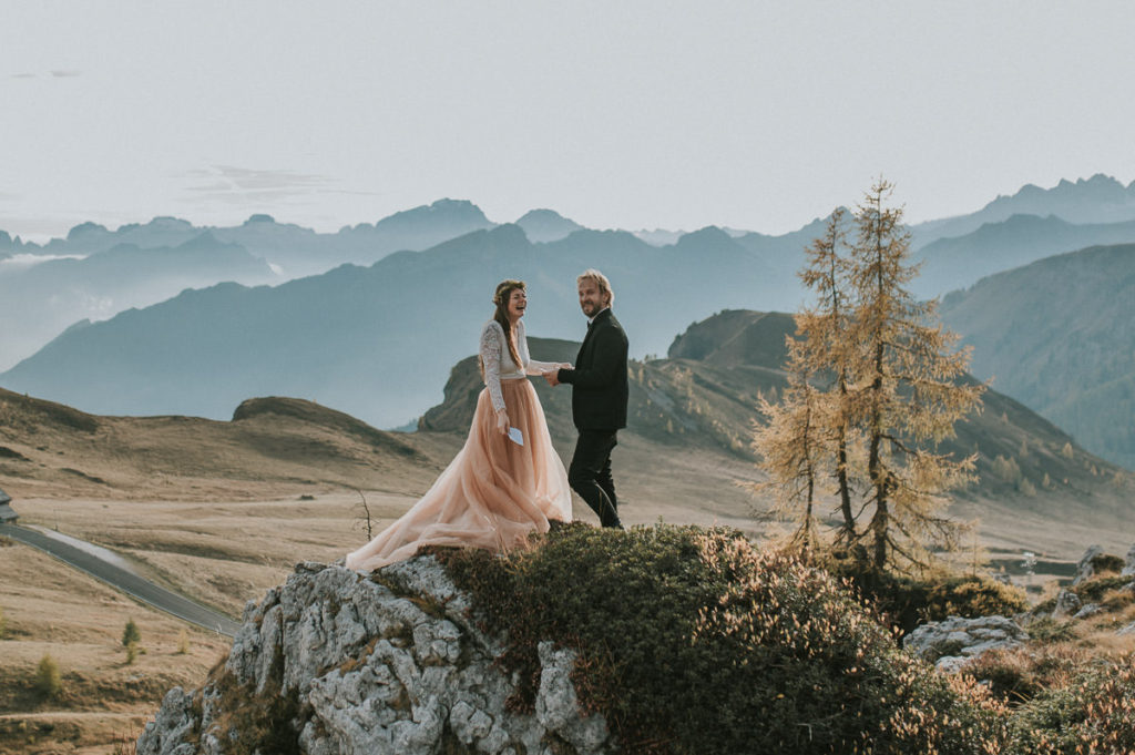 Vow renewal on the day of the wedding anniversary in a stunning location in Italian Dolomites on a sunny autumn day in Northern Italy - captured by Dolomites elopement photographer TS Foto Design 