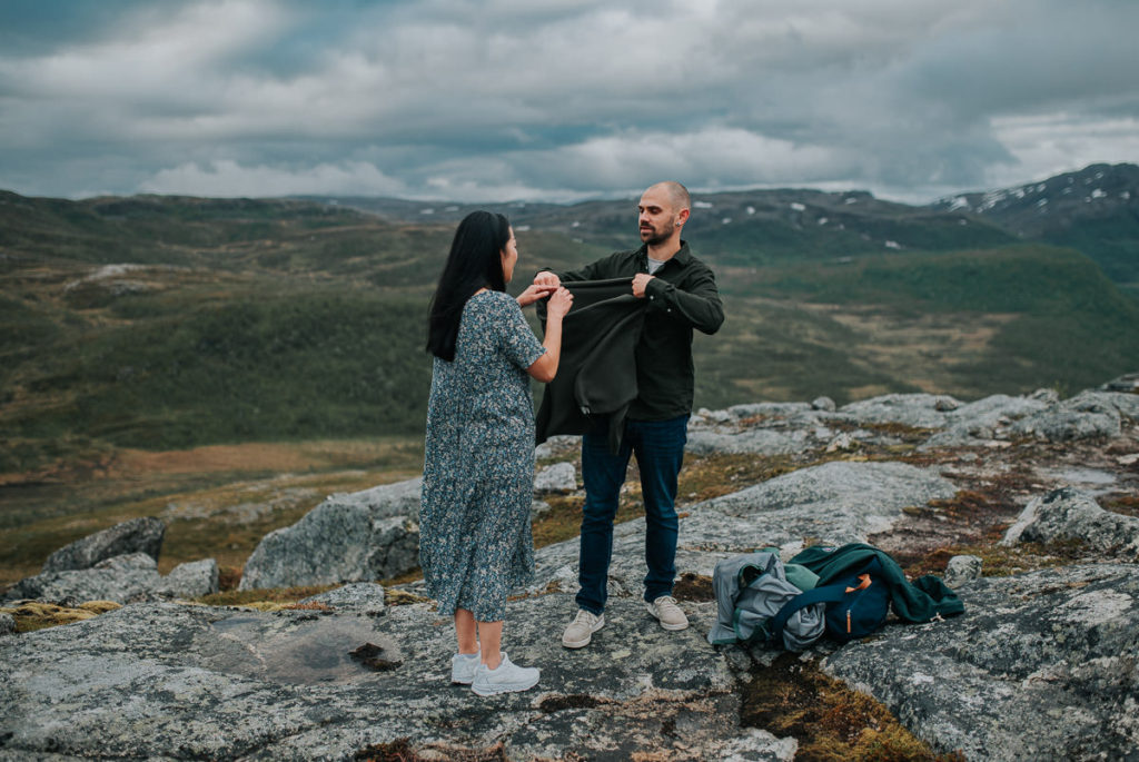 A couple getting ready for their photo session in Northern Norway 
