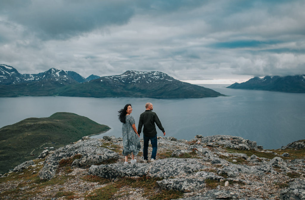 Engagement photo session in the mountains of Tromsø by wedding photographer TS Foto Design