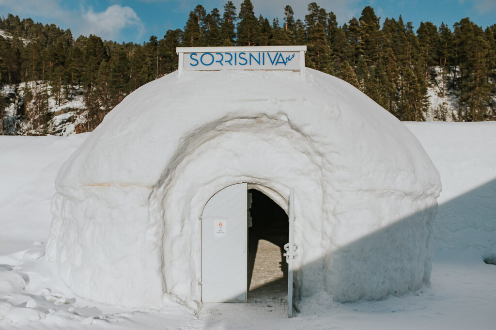 Sorrisniva igloo hotel in Alta Norway is open for a winter wedding