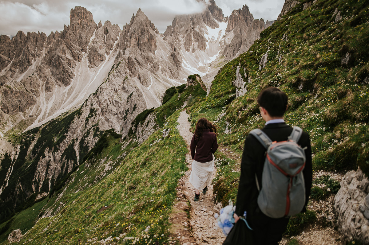 Pre-wedding photo session in the Italian Dolomites