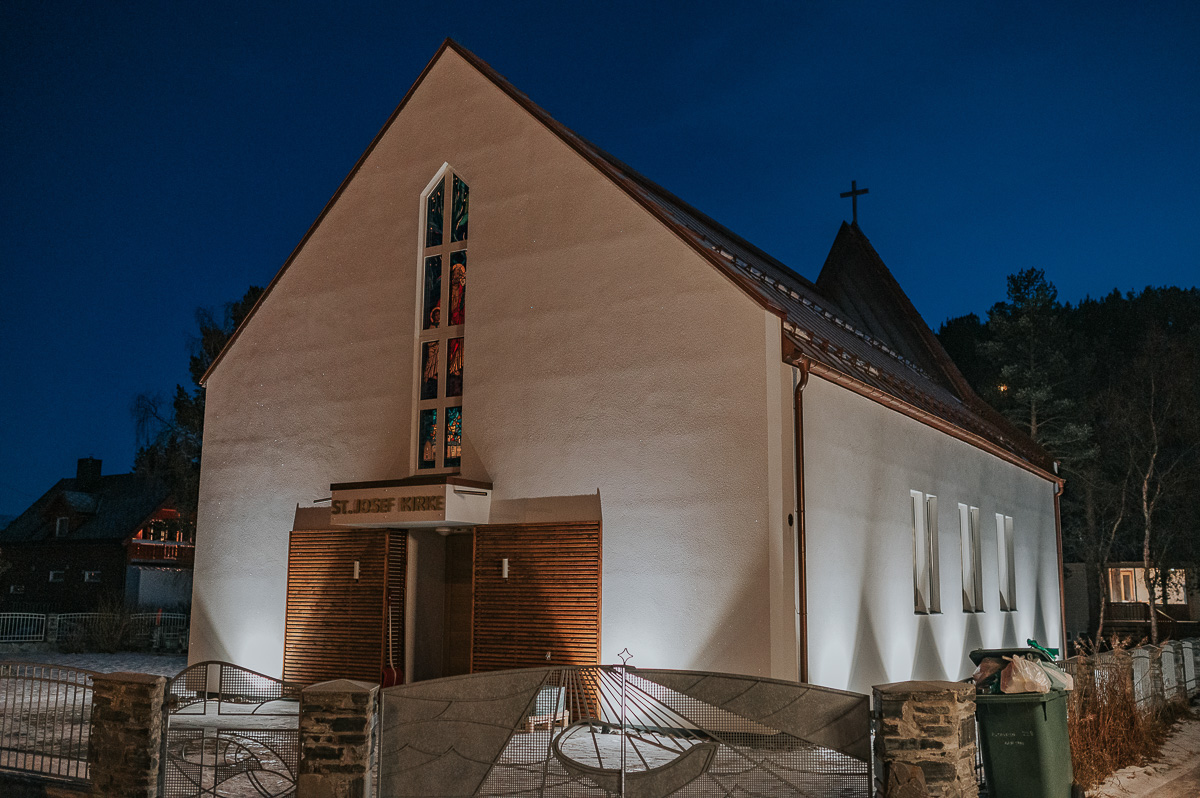 Den katolske kirken St.Josef i Alta på en vinterdag