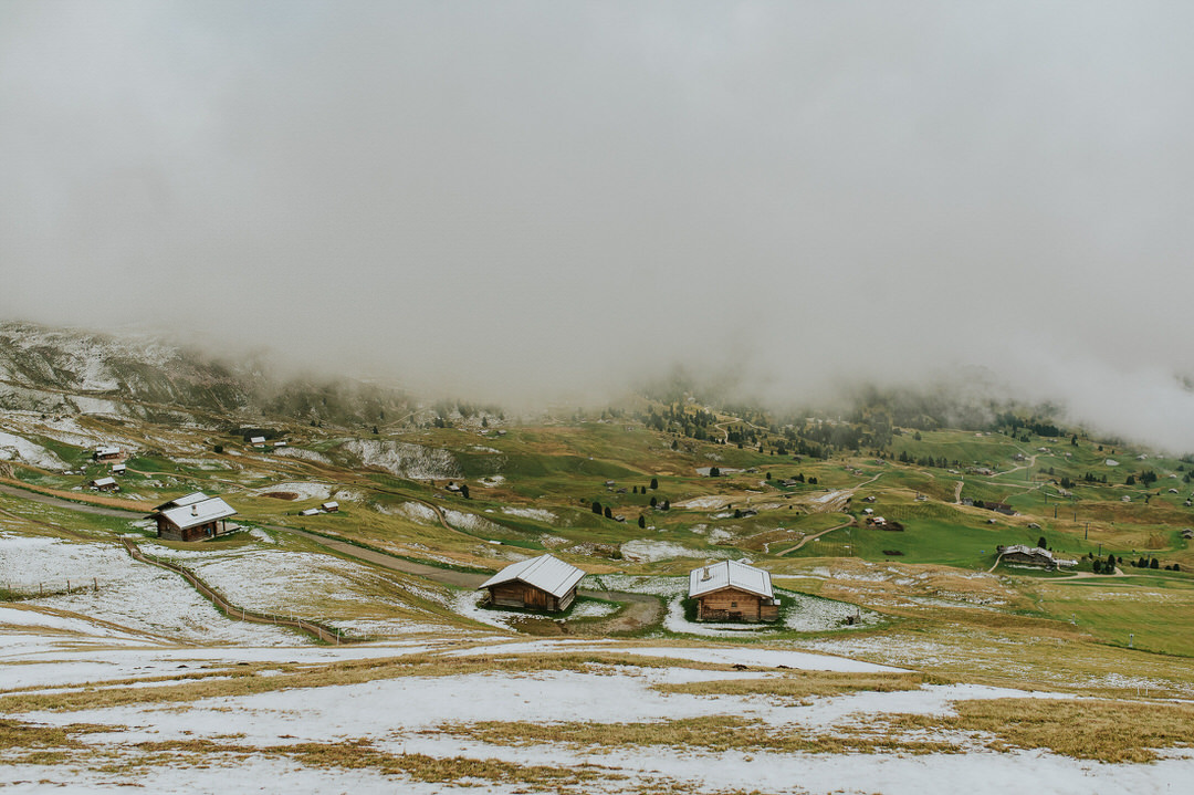 Misty mountains on a Seceda hike in the italian dolomites